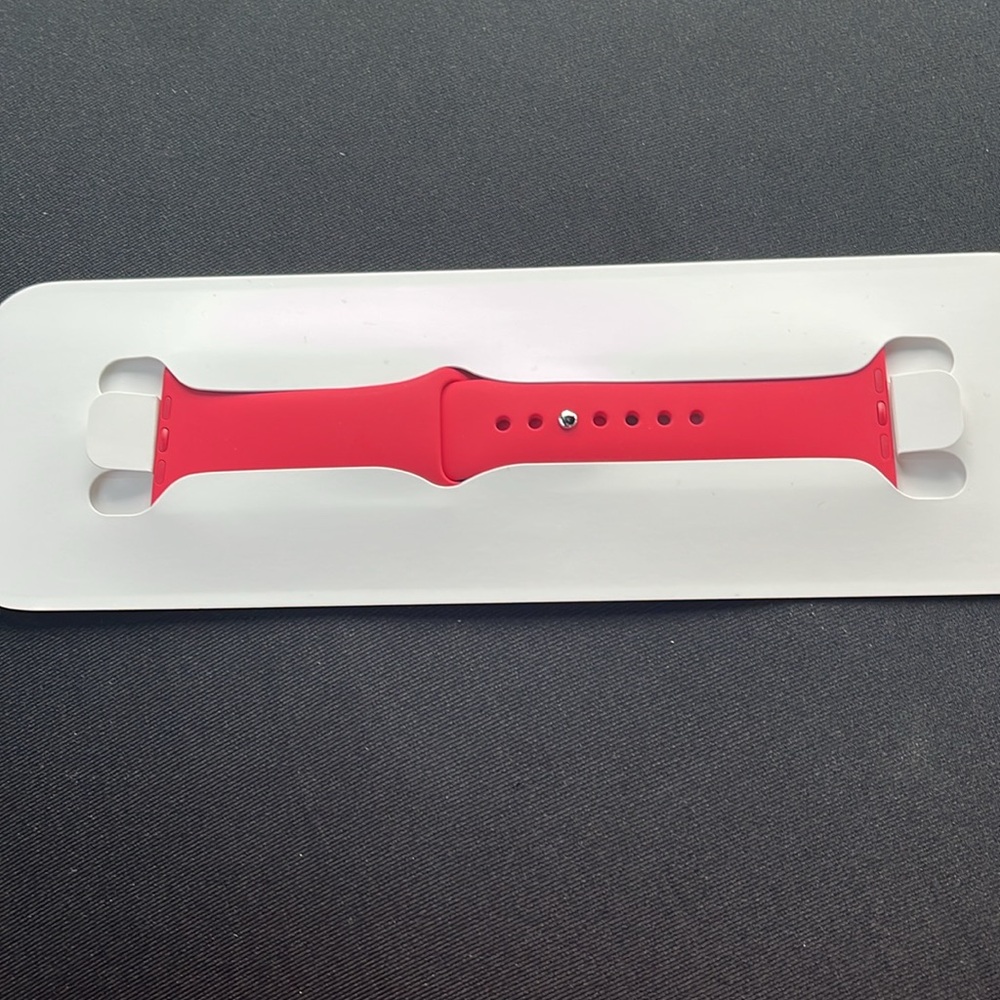 Authentic Apple Watch RED Sport
Band 45MM Apple Vibrant Red Wristband Size: S/M
